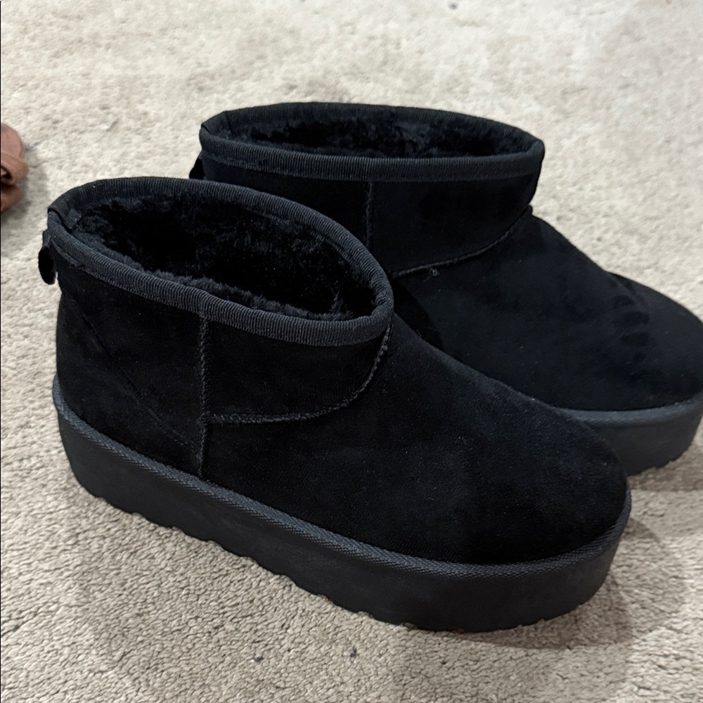 Mudd Black Plush Winter Boots